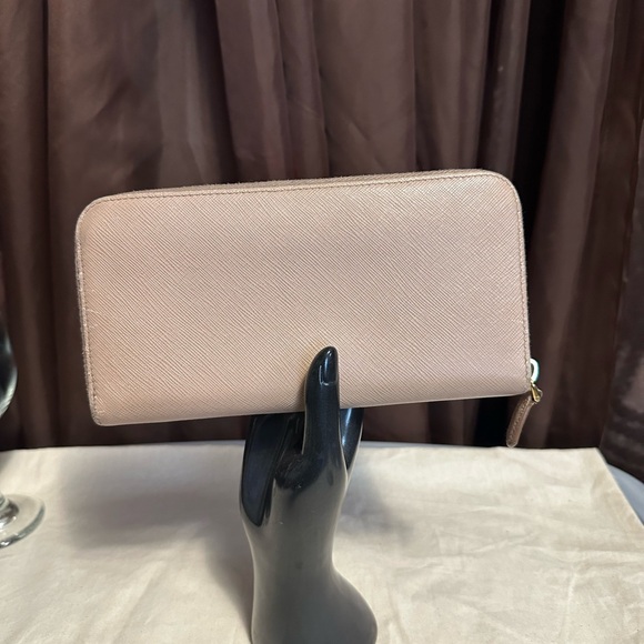 Prada long wallet. 8x4 in excellent condition. - Picture 7 of 9